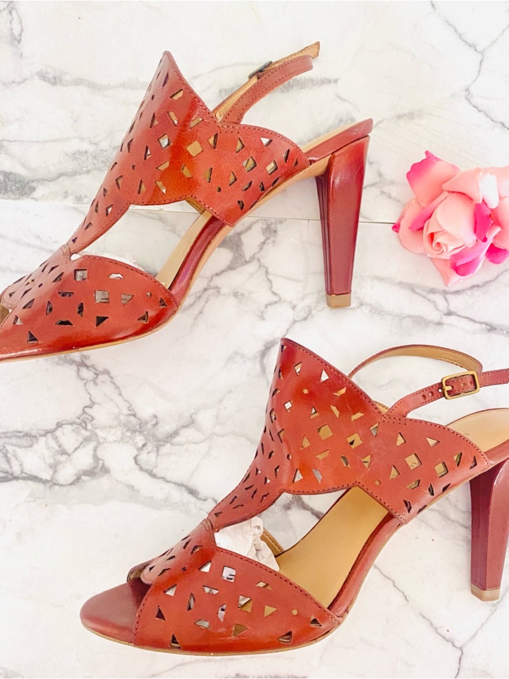 💕Banana Republic Laser Cut 4” Heels SZ 8.5